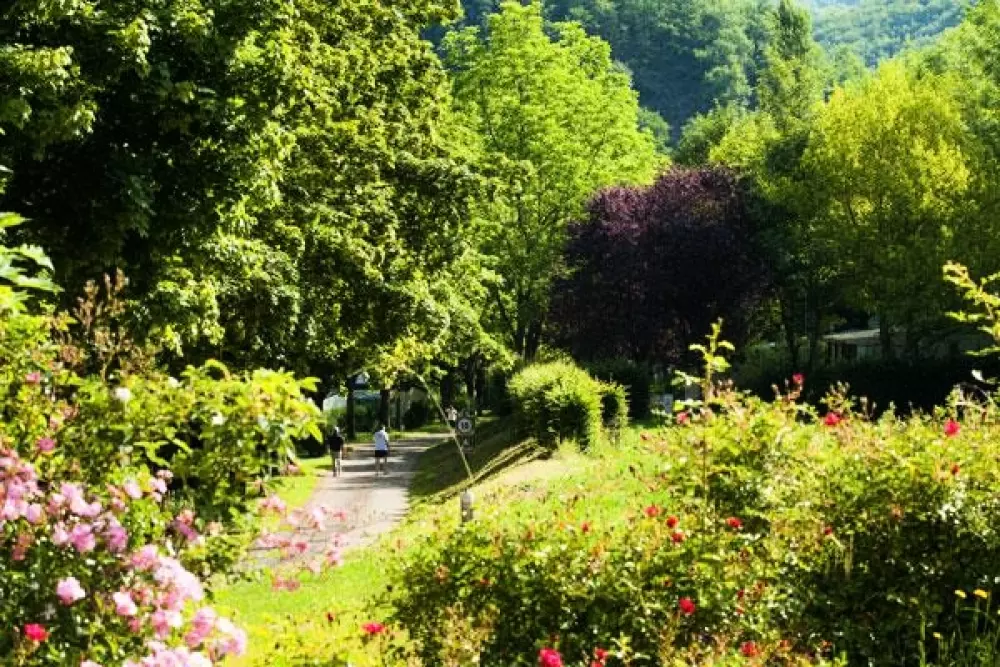 Ushuaïa Villages - Camping  Les Rives d'Olt et Aubrac 4 étoiles★★★★