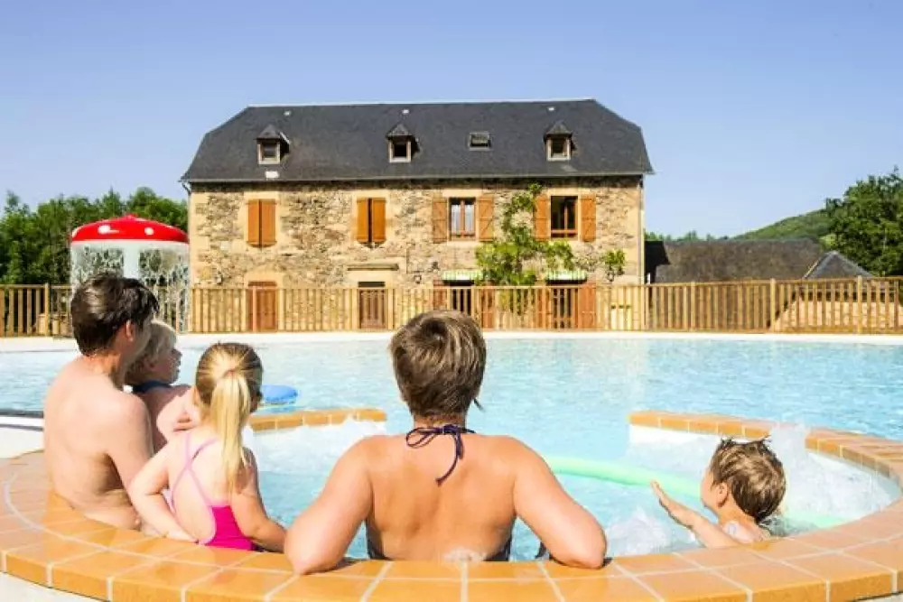 Ushuaïa Villages - Camping  Les Rives d'Olt et Aubrac 4 étoiles★★★★