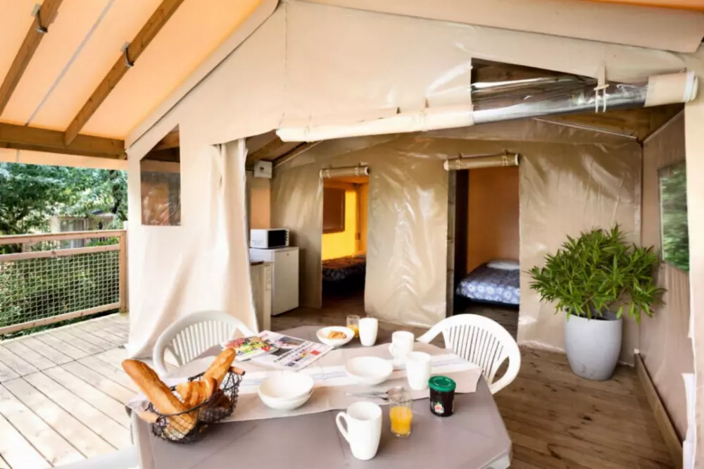 Ushuaïa Villages - Camping  Les Rives d'Olt et Aubrac 4 étoiles★★★★