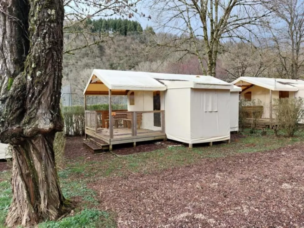 Ushuaïa Villages - Camping  Les Rives d'Olt et Aubrac 4 étoiles★★★★