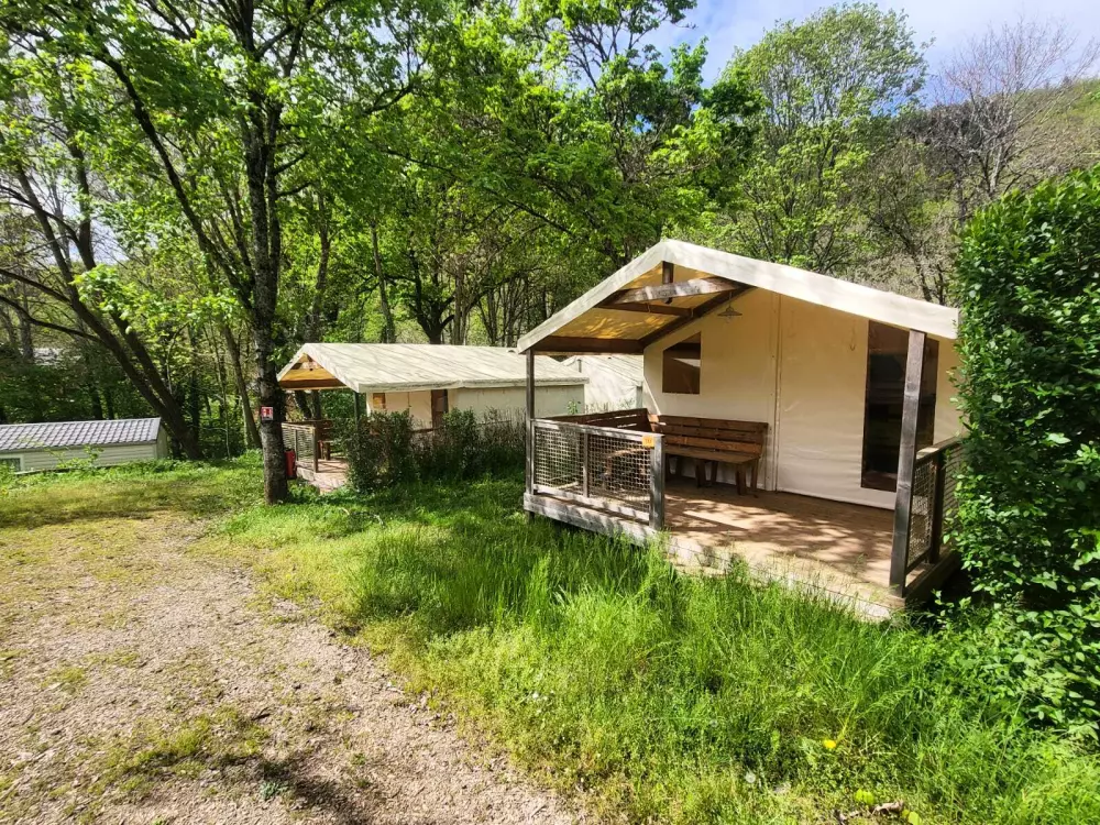 Ushuaïa Villages - Camping  Les Rives d'Olt et Aubrac 4 étoiles★★★★