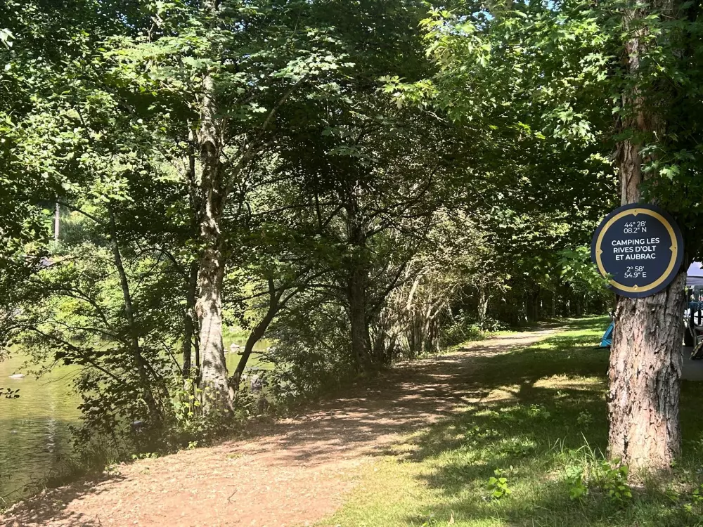 Ushuaïa Villages - Camping  Les Rives d'Olt et Aubrac 4 étoiles★★★★