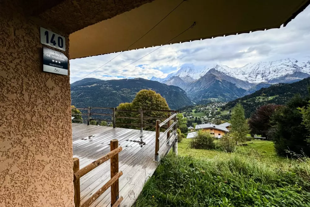 Chalet Face Au Mont-blanc, Calme Et Confort