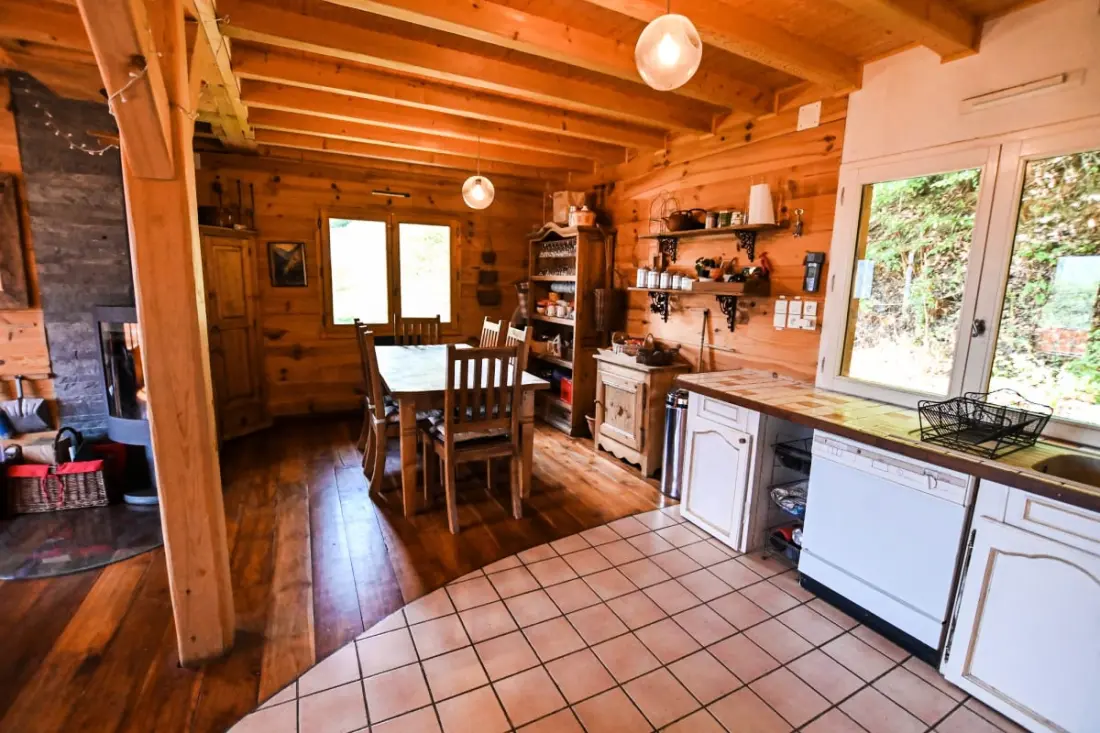 Chalet Paisible De 170m² Avec Jolie Terrasse !