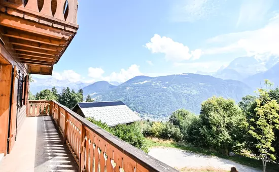 Chalet Paisible De 170m² Avec Jolie Terrasse !
