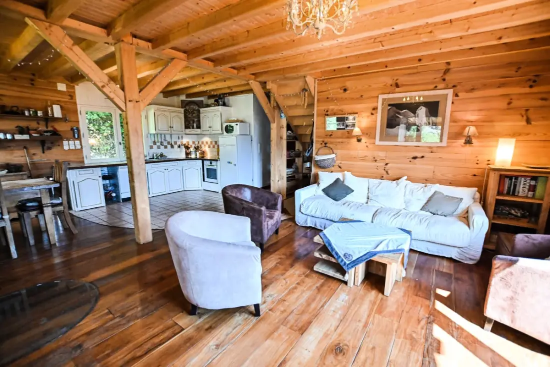 Chalet Paisible De 170m² Avec Jolie Terrasse !