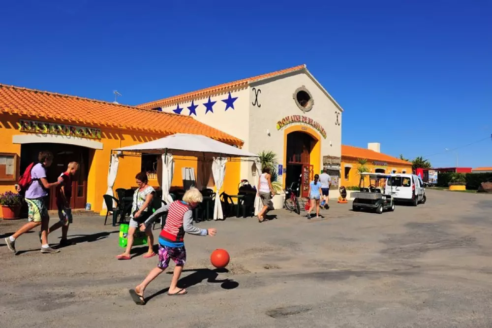 Camping Click Vacances Le Domaine De Beaulieu4 étoiles★★★★