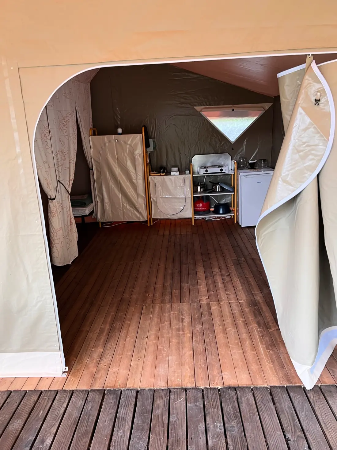 Camping PARC DE PALETES 4 étoiles★★★★