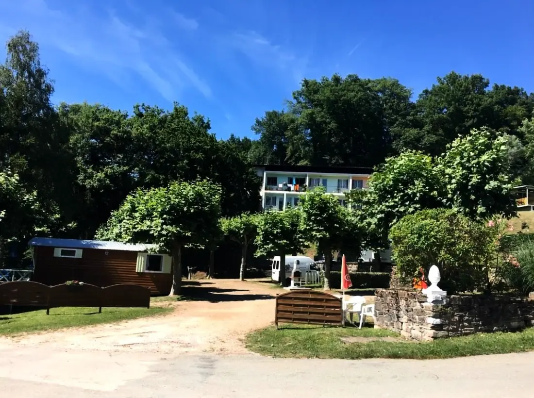 Camping PARC DE PALETES 4 étoiles★★★★
