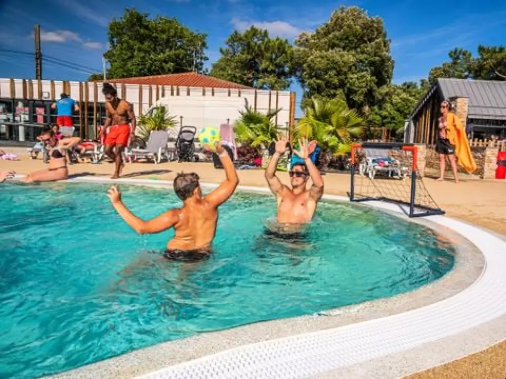 Camping Riez à La Vie  4 étoiles★★★★