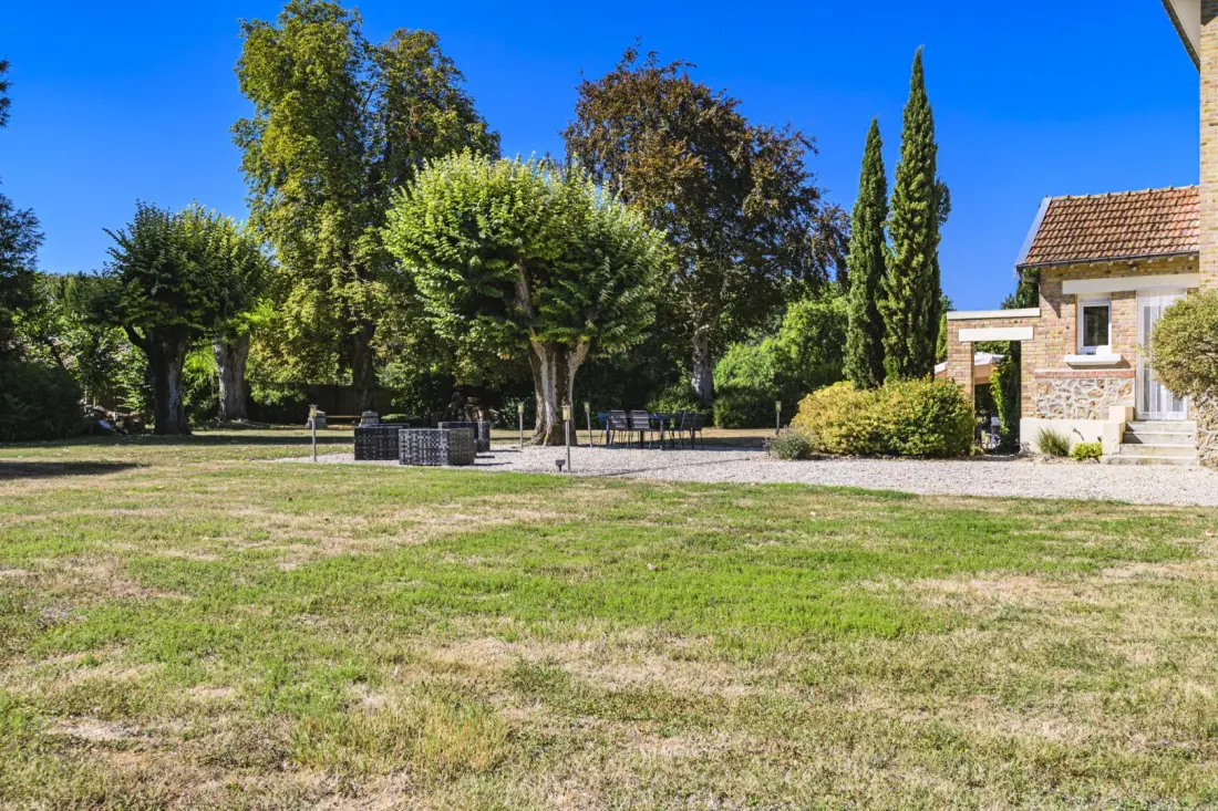 Gîte de France L'artbanne maison gaia 5 épis