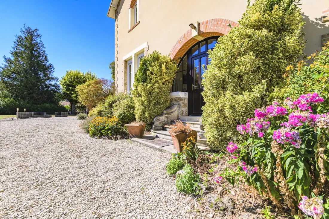 Gîte de France L'artbanne maison gaia 5 épis