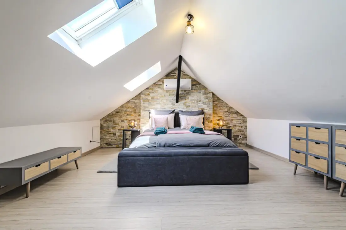 Gîte de France L'artbanne maison gaia 5 épis