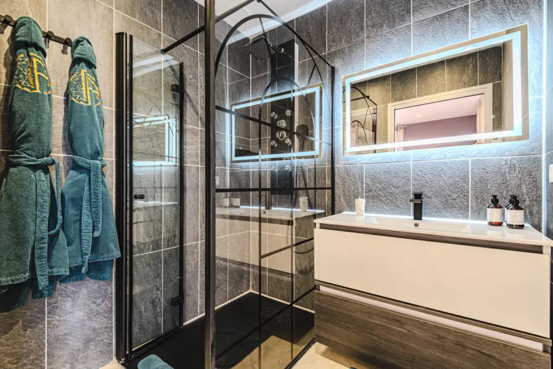 Gîte de France L'artbanne maison hestia 5 épis