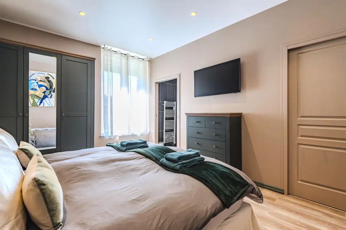 Gîte de France L'artbanne maison hestia 5 épis