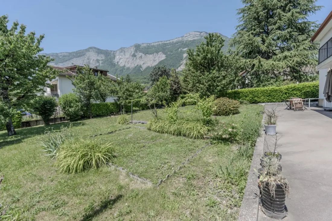 La Maison Des Jardins Ensoleillés 🌞