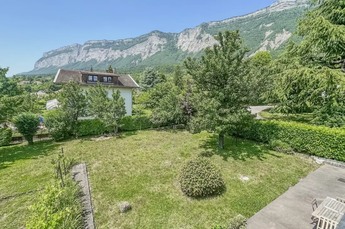 La Maison Des Jardins Ensoleillés 🌞