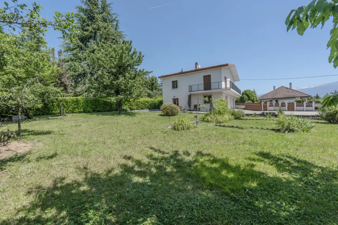 La Maison Des Jardins Ensoleillés 🌞