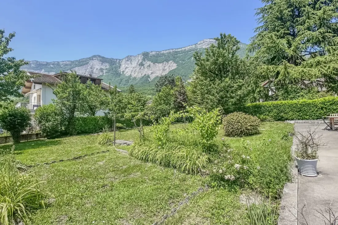 La Maison Des Jardins Ensoleillés 🌞