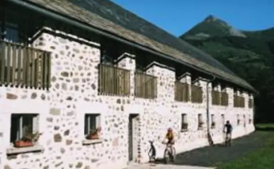 Gîte à Saint Jacques Des Blats 2