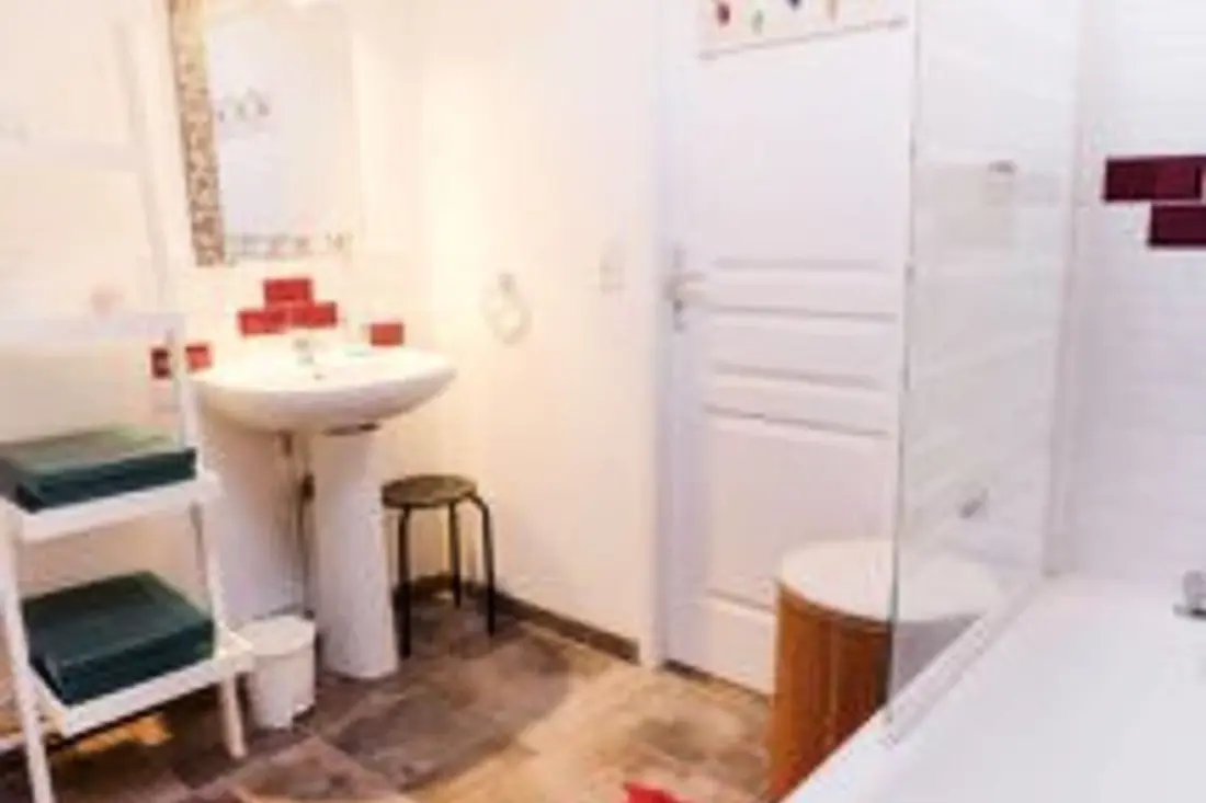 Chaleureux T3  Avec Parking , Proche Ocean