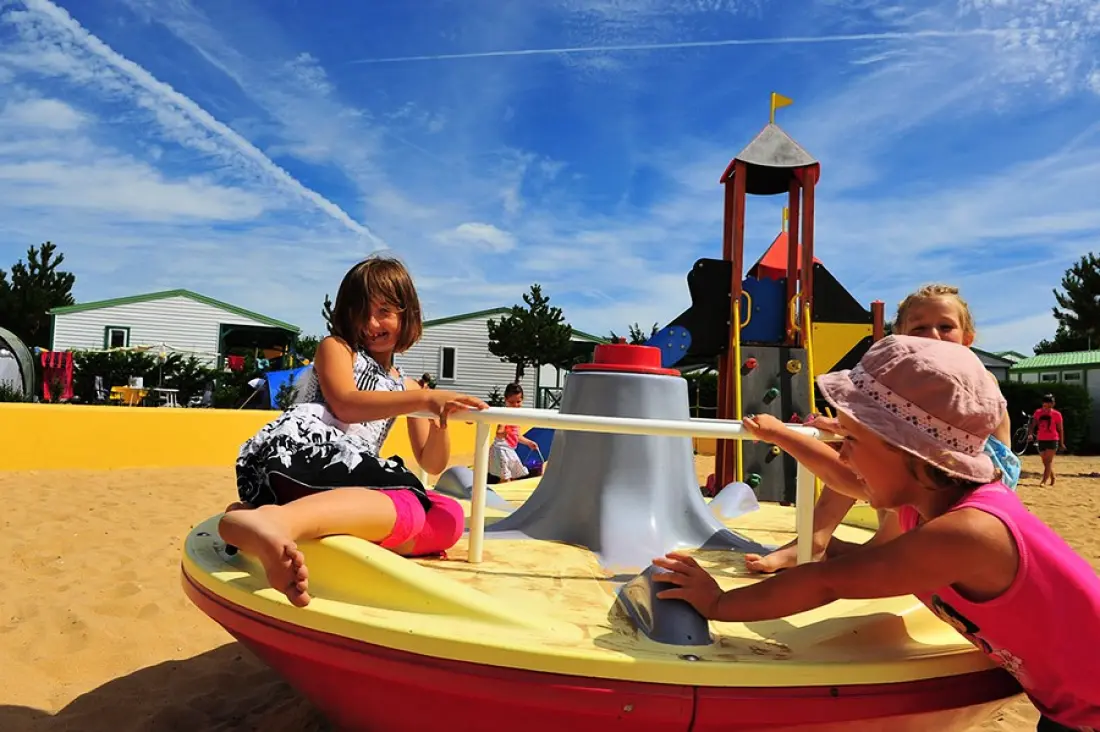 Camping La Parée du Jonc 3 étoiles★★★ - Maeva Camping