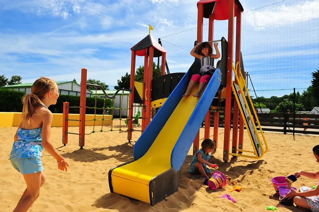 Camping La Parée du Jonc 3 étoiles★★★ - Maeva Camping