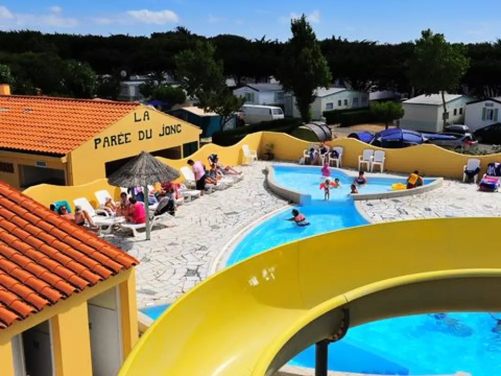 Camping La Parée Du Jonc  3 étoiles★★★