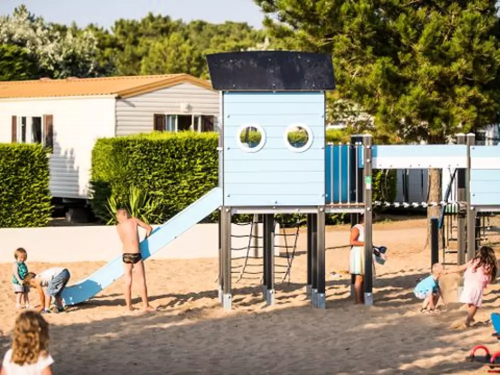 Camping La Parée Du Jonc  3 étoiles★★★