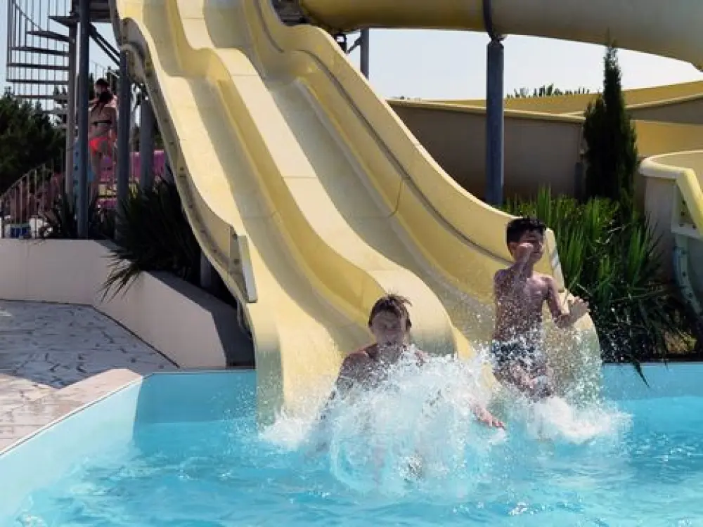 Camping La Parée Du Jonc  3 étoiles★★★