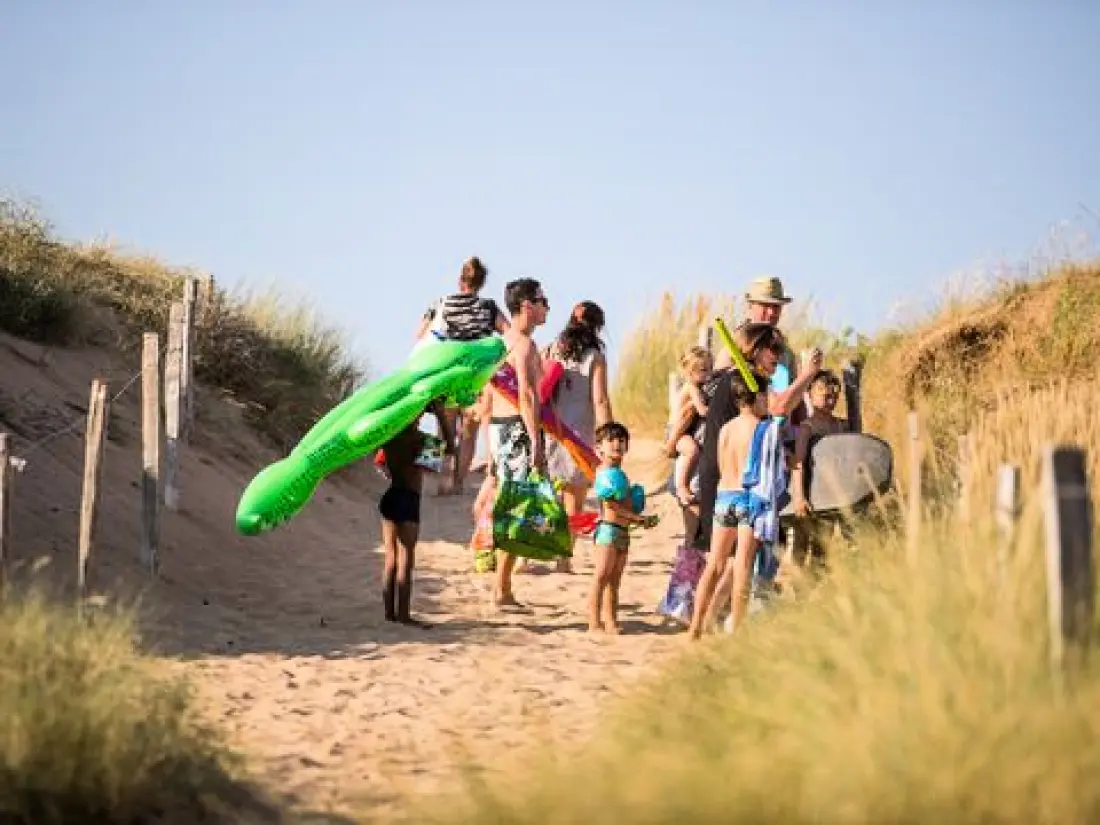 Camping La Parée Du Jonc  3 étoiles★★★