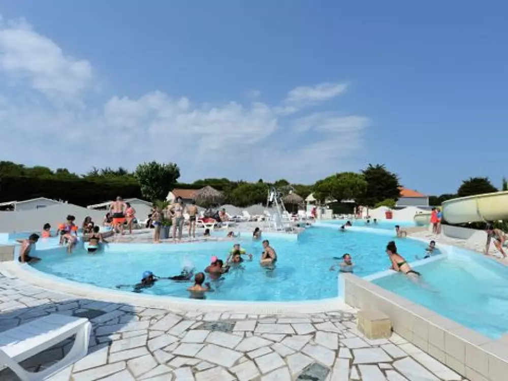 Camping La Parée Du Jonc  3 étoiles★★★