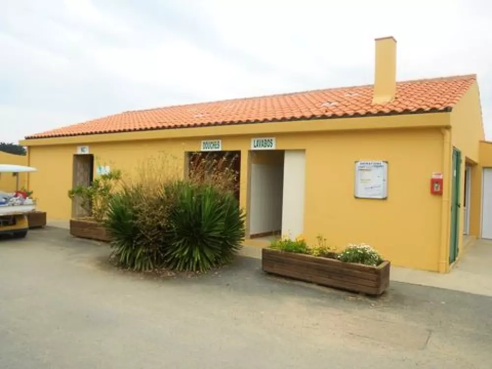 Camping La Parée Du Jonc  3 étoiles★★★