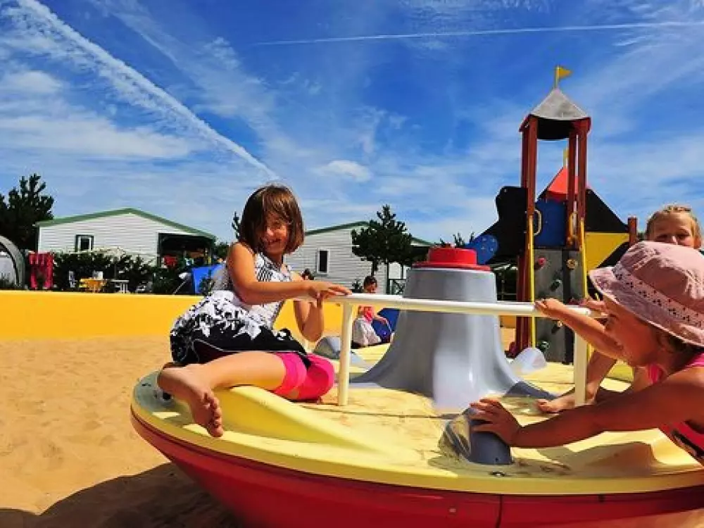 Camping La Parée Du Jonc  3 étoiles★★★