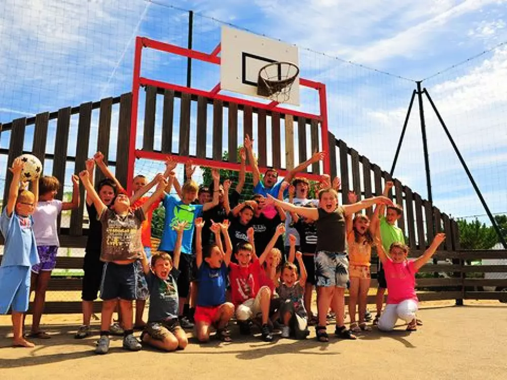 Camping La Parée Du Jonc  3 étoiles★★★