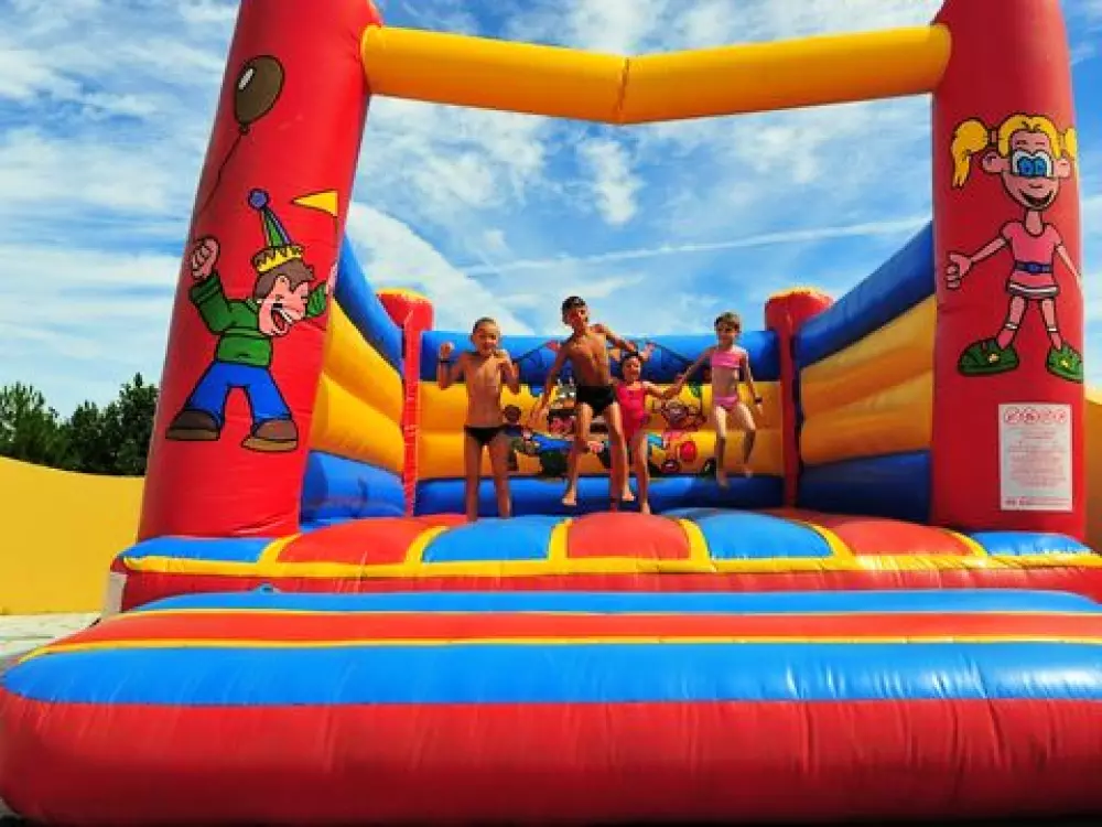 Camping La Parée Du Jonc  3 étoiles★★★