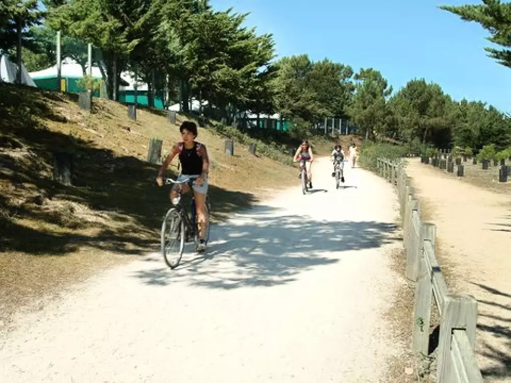 Camping La Parée Du Jonc  3 étoiles★★★