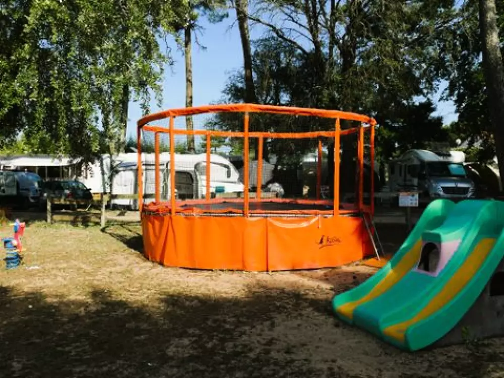 Camping Le Chenal  3 étoiles★★★