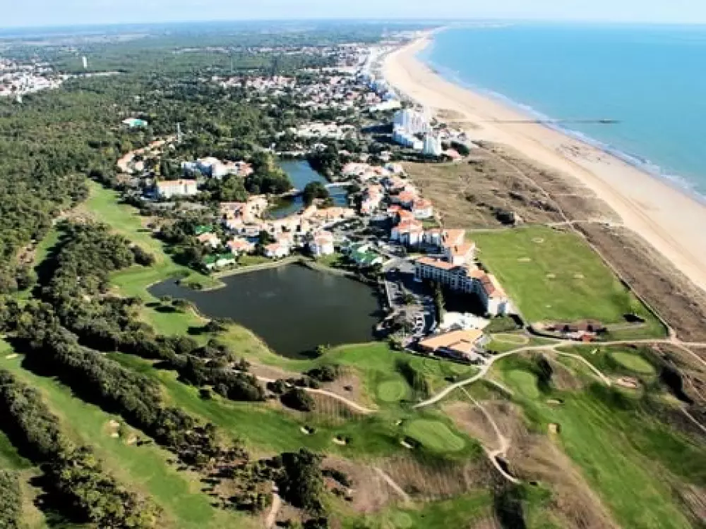 Camping Le Chenal  3 étoiles★★★