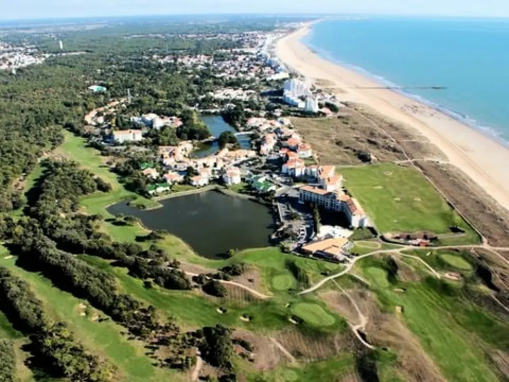 Camping Le Chenal  3 étoiles★★★
