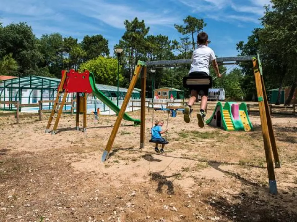 Camping Le Chenal  3 étoiles★★★
