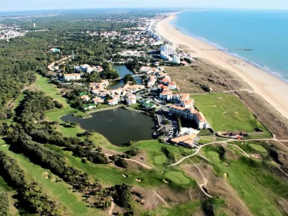 Camping Le Chenal  3 étoiles★★★