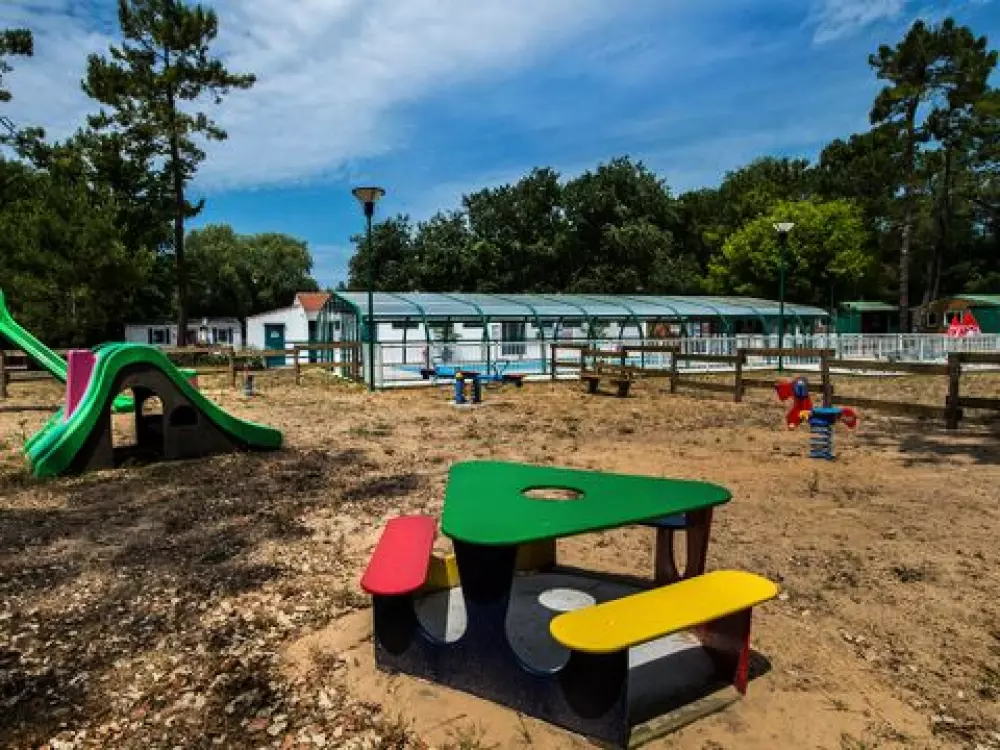 Camping Le Chenal  3 étoiles★★★