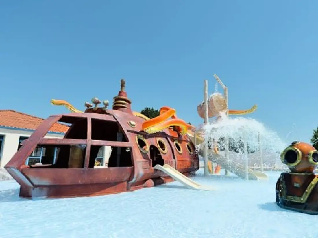 Camping Les Aventuriers De La Calypso 4 étoiles★★★★