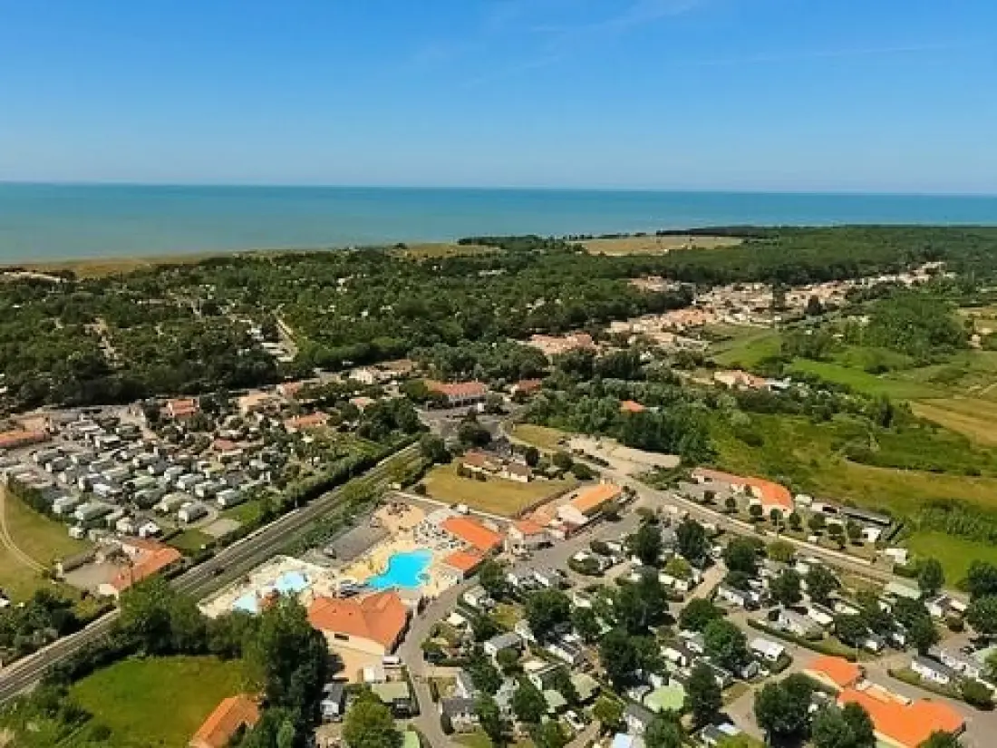 Camping Les Aventuriers De La Calypso 4 étoiles★★★★