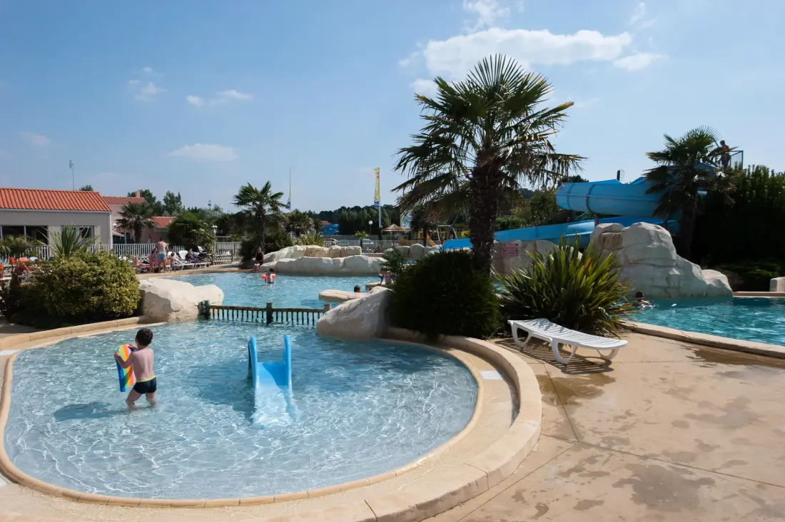 Camping Sunêlia Les Places Dorées 5 étoiles★★★★★
