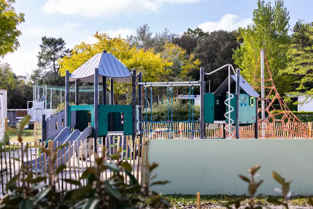 Flower Camping La Davière Plage 4 étoiles★★★★