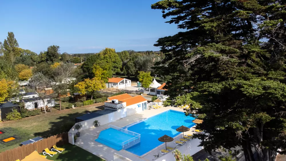 Flower Camping La Davière Plage 4 étoiles★★★★