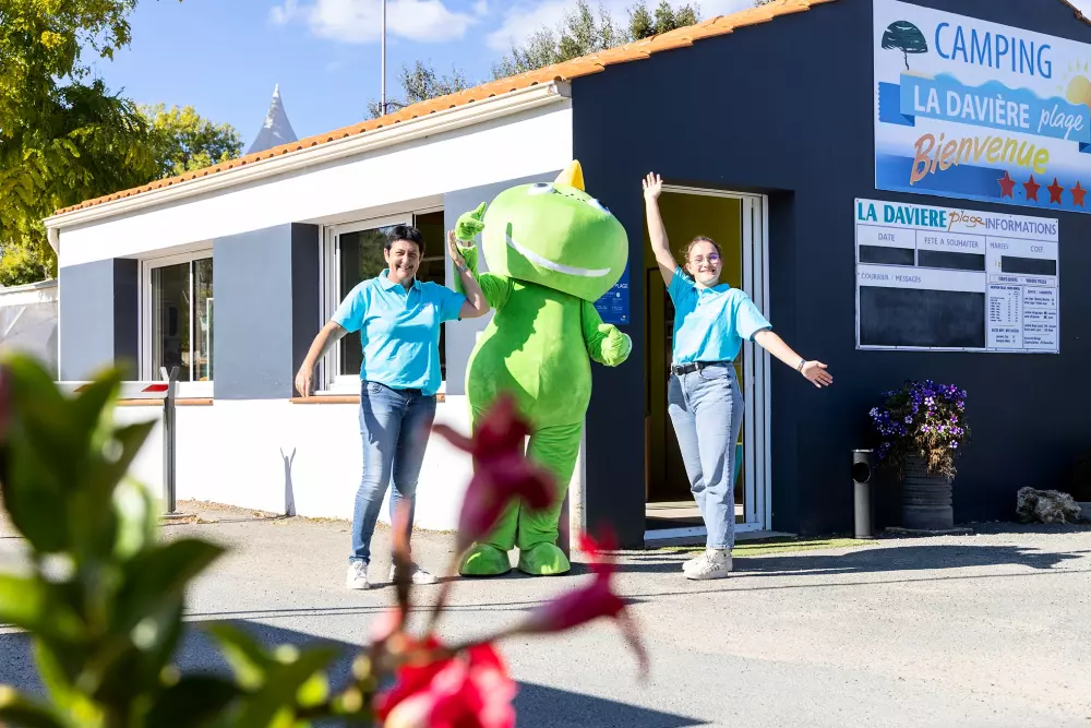 Flower Camping La Davière Plage 4 étoiles★★★★