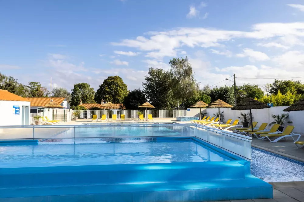 Flower Camping La Davière Plage 4 étoiles★★★★